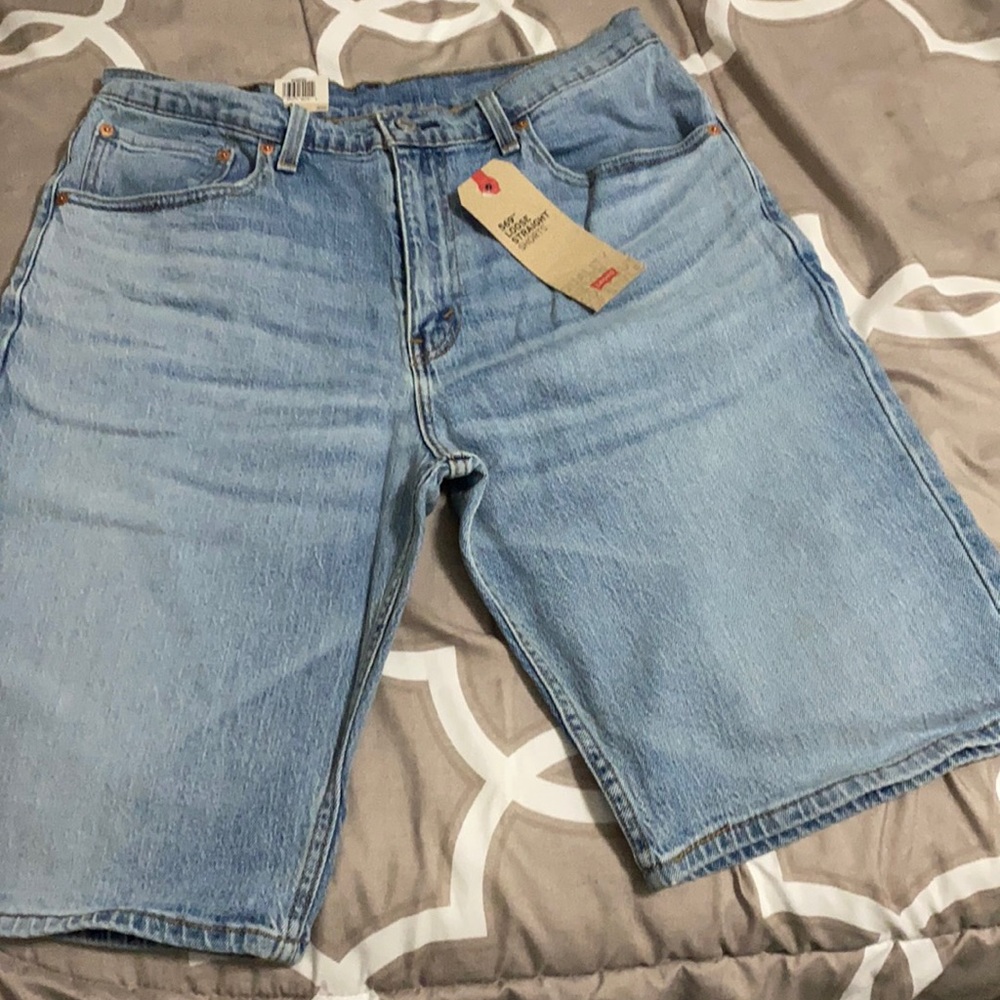 Levi 569